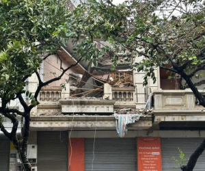 Hiện trường sập nhà 2 tầng trên phố Khâm Thiên (Hà Nội)