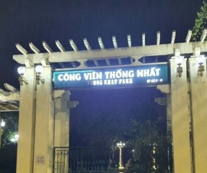 Xót xa hình ảnh đổ nát ở công viên lớn nhất nội đô Hà Nội