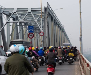 Hà Nội cấm nhiều loại phương tiện qua cầu Chương Dương