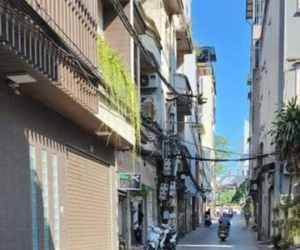 Chuyện gì đang xảy ra với nhà trong ngõ, giá 3-4 tỷ đồng tại Hà Nội và nghịch lý mua nhà tháng Ngâu