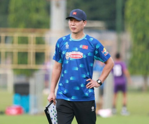 V-League khởi tranh và điều ước của ông Kim Sang Sik