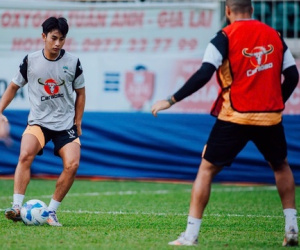 VFF gọi cầu thủ 16 tuổi lên tuyển, HAGL muốn giữ đấu vòng 1 V-League