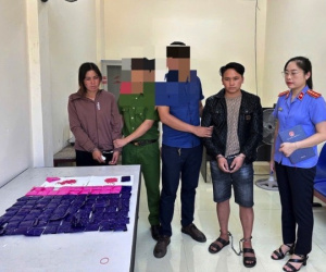 Cặp vợ chồng 'ôm' gần 17 nghìn viên ma túy