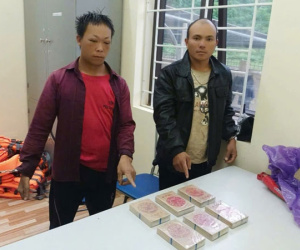 Từ hành vi mờ ám của 2 thanh niên, phát hiện chân tướng đối tượng mua bán 6 bánh heroin