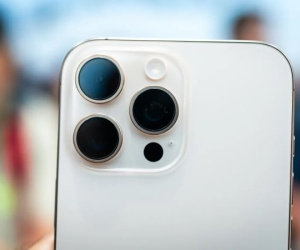 Người dùng phải trả thêm gần 500.000 đồng sửa chữa pin iPhone 16 Pro và Pro Max