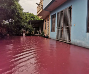 Hà Nội: Công an vào cuộc vụ nguồn thải 'nhuộm đỏ' khu dân cư
