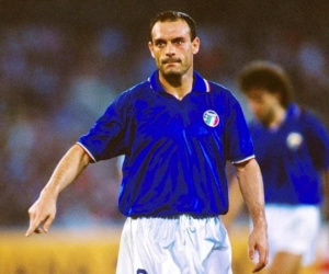 Vua phá lưới World Cup 1990 qua đời ở tuổi 59