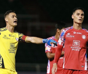 Nhãn hiệu liên quan đến cá độ xuất hiện trên áo 2 đội bóng, BTC V.League nói gì?
