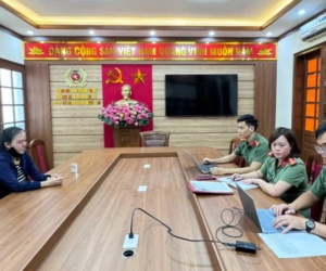 Hai người phụ nữ hoang tin 'bên trong bụng cá song câu được có bàn tay người'