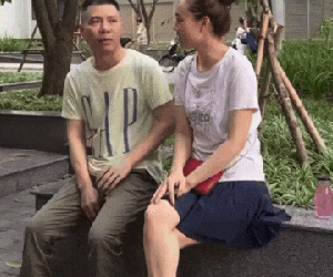 Vợ Công Lý đăng video gây tranh cãi