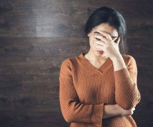 Biết lương chồng 50 triệu/tháng, tôi thất thần dắt con đi bộ hơn 6km mà không hay biết