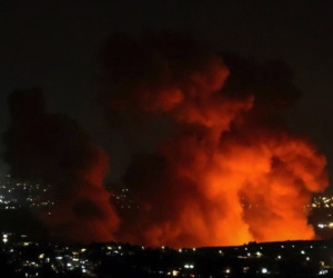 Hezbollah dội loạt tên lửa, Israel tấn công phủ đầu