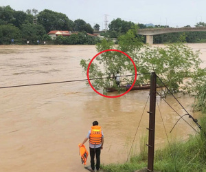 Người đàn ông bị lũ cuốn trôi 2 km trên sông Mã