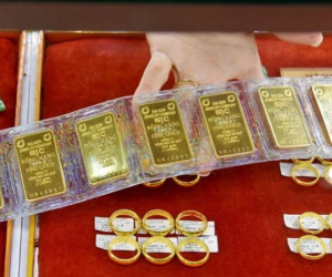 Giá vàng miếng SJC bật tăng lên 83,5 triệu đồng/lượng, vàng nhẫn đắt kỷ lục