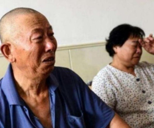Anh tôi kiếm 100 triệu/tháng, vậy mà ngày bố mẹ xây nhà xong, người ta đến yêu cầu bán nhà trả nợ cho anh ấy