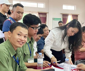 Đấu giá đất ven đại lộ Vinh - Cửa Lò: Nữ 'đại gia' trúng 15 lô vẫn 'hơi buồn'