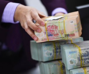 Tạm hoãn xuất cảnh 'sếp' doanh nghiệp: Làm sao cho hợp lý?