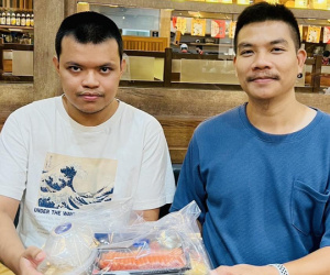 Người đàn ông đến nhà hàng buffet ăn suốt 8 tiếng gây sốt mạng