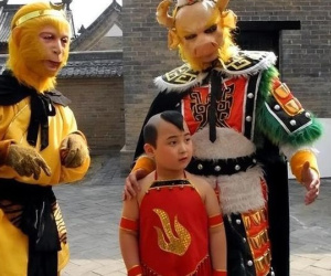 Bi kịch của cậu bé đóng vai 'Hồng Hài Nhi': Cuộc đời dừng lại ở năm 8 tuổi, lao lực vì trở thành công cụ kiếm tiền của cha mẹ!