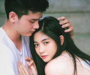 Danh tính hot girl gia thế khủng vừa được cầu hôn sau 5 năm yêu đương