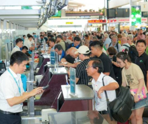 Dân 'kêu' vé bay Tết cao, Cục Hàng không nói gì?