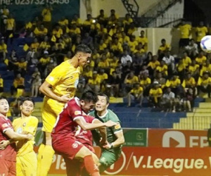 Thanh Hóa ngược dòng ấn tượng trên sân nhà