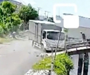 Khởi tố tài xế xe tải chạy quá tốc độ, tông đứt lìa 2 chân nữ sinh