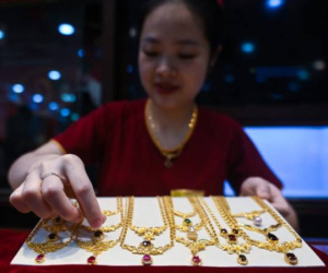 Tiệm vàng bán kiểu 'thoắt ẩn thoắt hiện', người mua nháo nhác