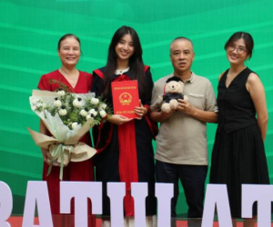 Đây là gia đình trí thức 'đỉnh lưu' MXH: Mẹ tiến sĩ, bố kỹ sư, chị gái 2 bằng thạc sĩ, em gái bác sĩ