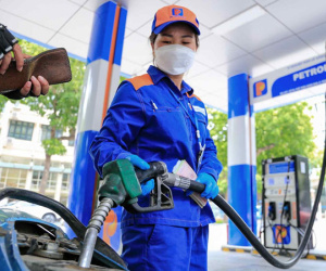 Giá xăng ngày mai có thể giảm mạnh gần 1.000 đồng/lít