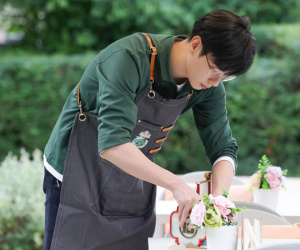 Nhan sắc của mỹ nam Hoa ngữ này lạ lắm: Lên phim xấu cay mắt, ngoài đời đẹp dữ dội làm chị em gục ngã