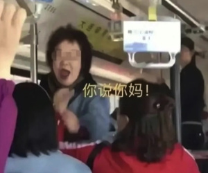 Tát nam thanh niên không nhường chỗ trên xe bus, cựu giáo viên tự đẩy mình vào bi kịch: Hối hận đã muộn!