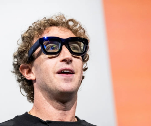 Mark Zuckerberg giàu thứ hai thế giới