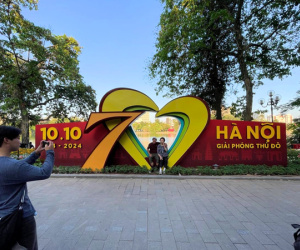 Hà Nội: Nhiều công trình tiêu biểu được tái hiện lại trên phố đi bộ Hồ Gươm