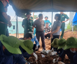 Đào móng làm nhà, phát hiện hố chôn tập thể nhiều hài cốt