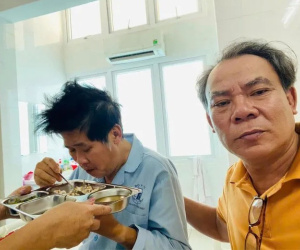 Cuộc sống của Phước Sang sau đột quỵ lần 3: Con trai, chị gái và anh rể làm điều cảm động