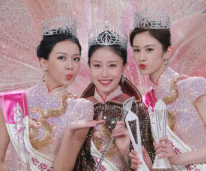 2 Á hậu kết bè phái cô lập, bắt nạt Tân Hoa hậu sau khi đăng quang