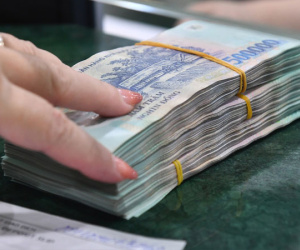 Ngân hàng hết thời chi tiền ngoài lãi suất cho người gửi tiền