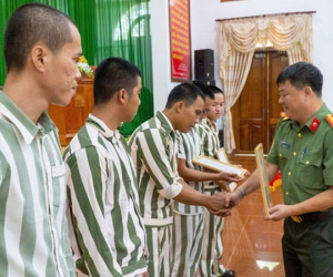 Cựu Chủ tịch tỉnh Bình Thuận, cựu Giám đốc Sở Văn hóa - Thể thao và Du lịch TP HCM được đặc xá