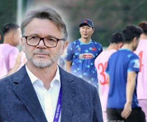 Bài toán dang dở của HLV Troussier & lời giải nào cho thầy Kim Sang-sik?