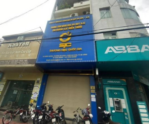 SJC nói gì việc 2 chi nhánh đóng cửa khiến khách ôm vàng đứng ngồi không yên?