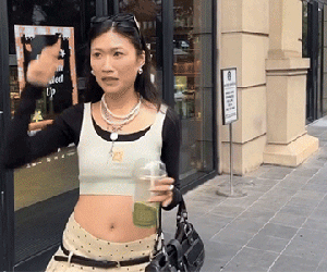 Làm video chê người mặc skinny jeans đi hẹn hò, cô gái khiến dân tình nổi đoá