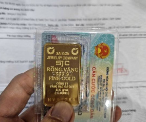 Mua bán vàng miếng ngày càng khó