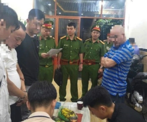 Người bán cháo lòng 'nổ' là 'Cục phó C02' lừa trùm cát tặc hàng tỉ đồng