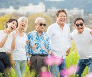 Phim khiến khán giả 'cười ngất' xứng đáng nổi tiếng hơn, nam chính là người được cả showbiz kính nể