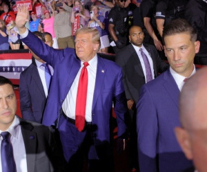 Tổng thống Biden ra lệnh bảo vệ ông Trump như 'Tổng thống đương nhiệm'