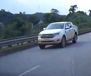 Tài xế giật mình khi phát hiện ô tô đi ngược chiều cao tốc Nội Bài - Lào Cai