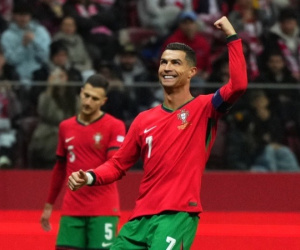 Ronaldo ghi bàn thứ 906, Bồ Đào Nha thắng tưng bừng trên sân Ba Lan