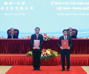 Việt Nam - Trung Quốc trao 10 văn kiện hợp tác quan trọng
