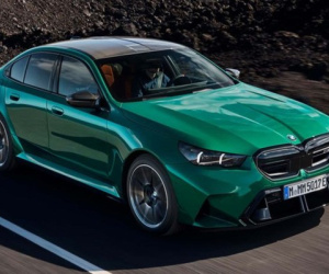 BMW M5 2025 từ 2,9 tỷ đồng, vẫn thể thao dù 'cân nặng'